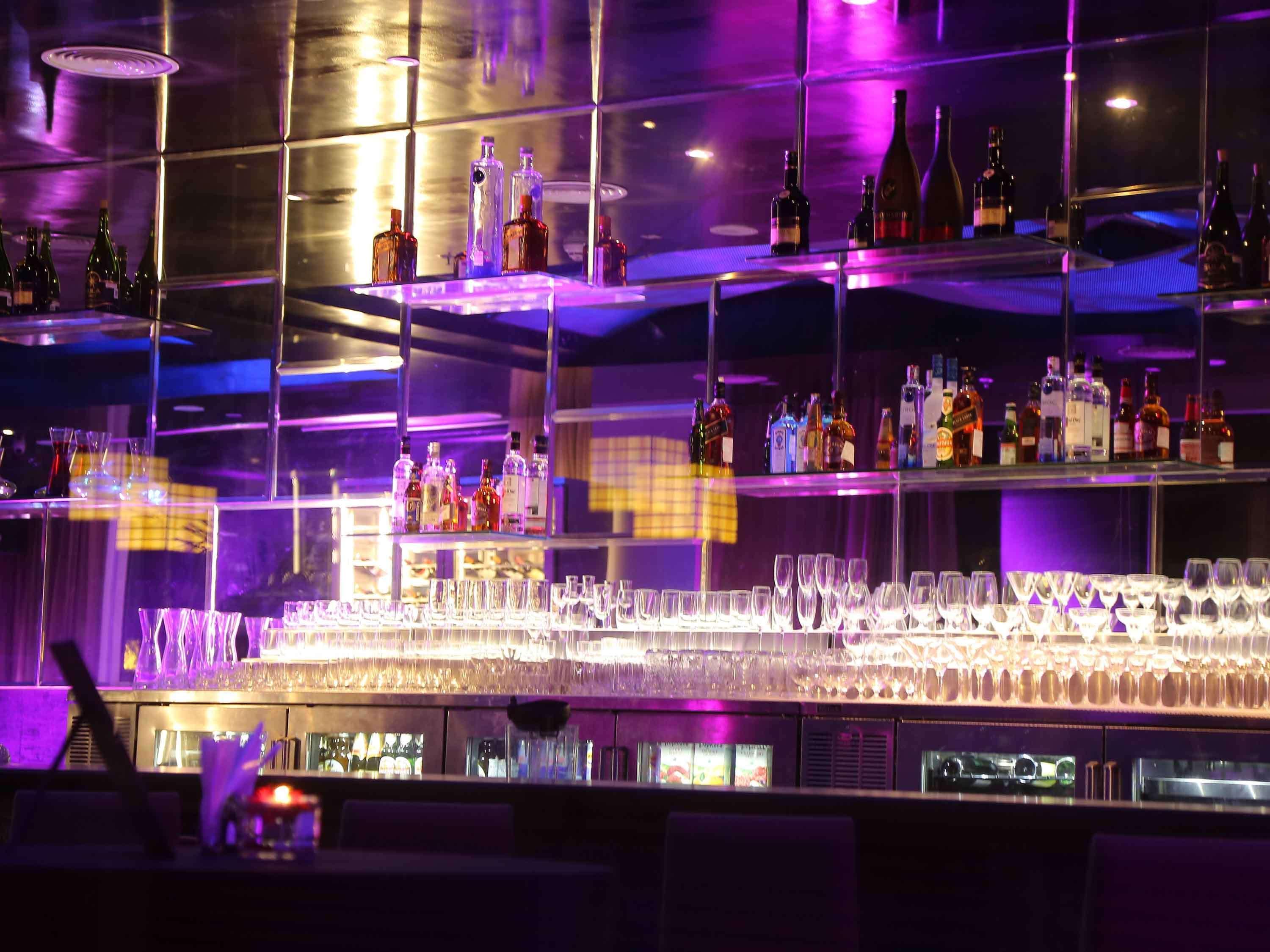 Mercure Hyderabad Kcp Banjara Hills, An Accor Hotel Exterior foto The bar at the nightclub