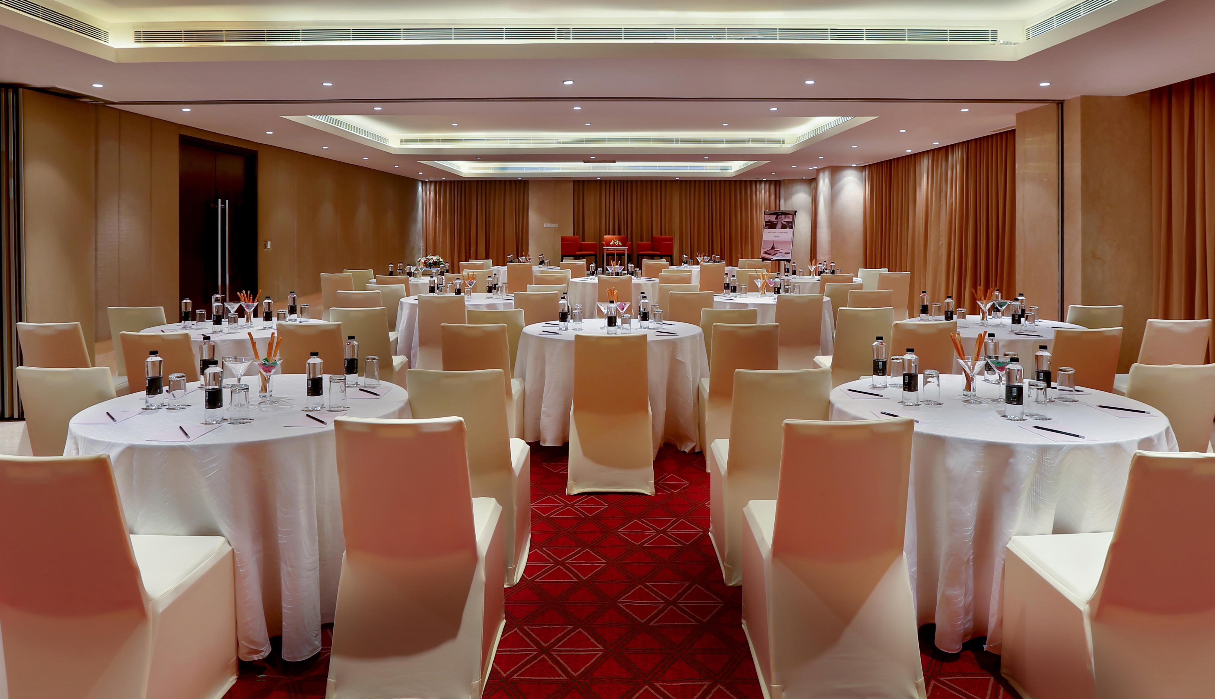 Mercure Hyderabad Kcp Banjara Hills, An Accor Hotel Exterior foto Meeting room